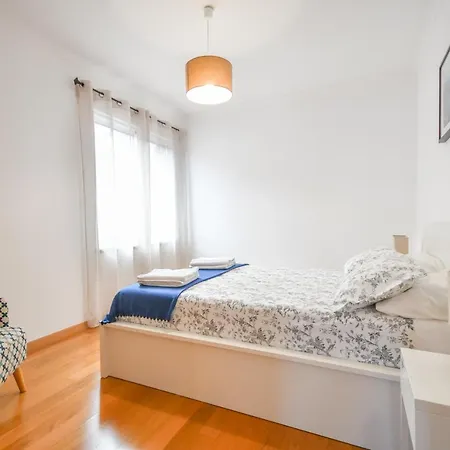 Spacious 3 Bedroom By The Canico (Madeira)
